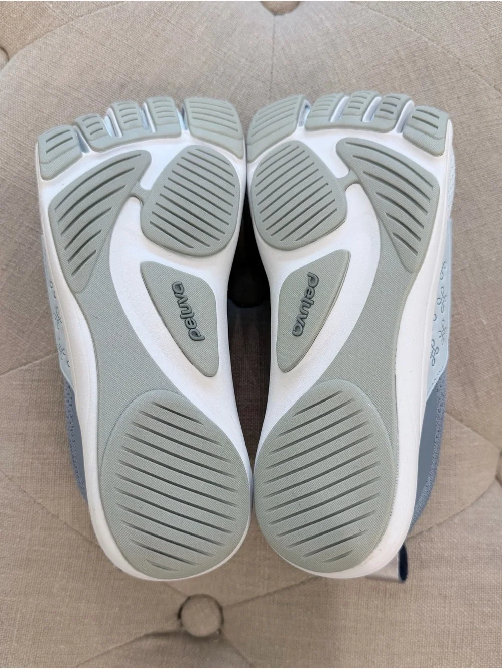 Peluva Running Shoes, NWOT